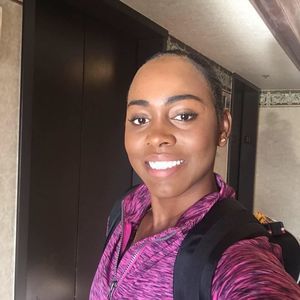 Meet your Posher, Omiyemaya